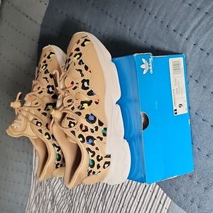 Adidas Ozweego Plus Women's 9 Colorful Leopard Print NWT